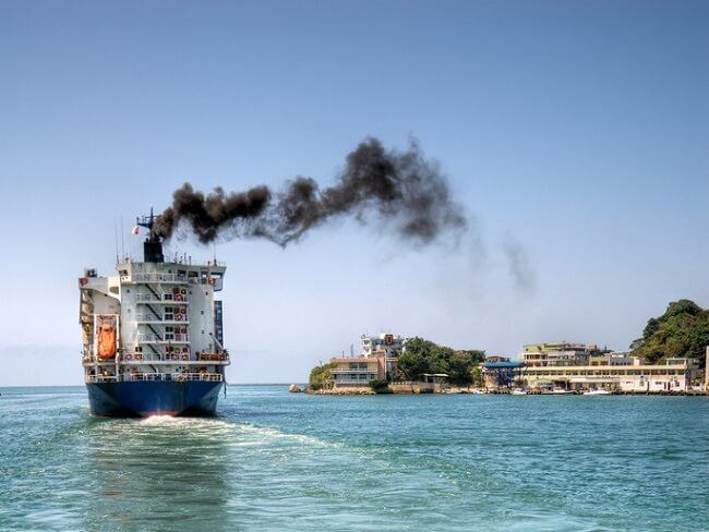 Dirty exhaust pollution sulphurous emissions cause acid oceans