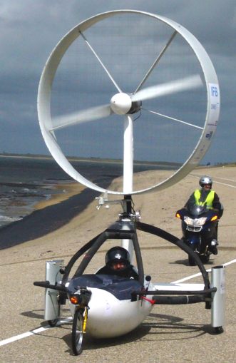 Inventus Aeolus wind turbine powered land yacht
