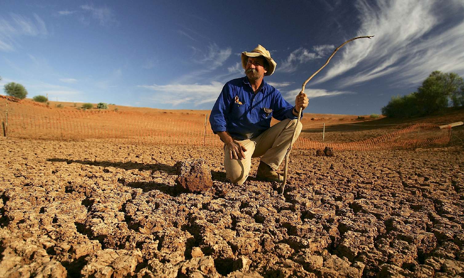 Australian farmers watching their land turn to deserts